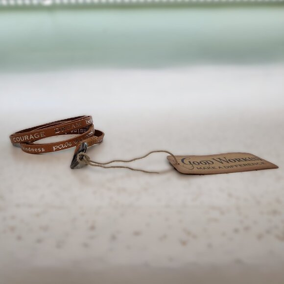 Good Work(s) Make a Difference Unisex Wrap Bracelet - Picture 7 of 9